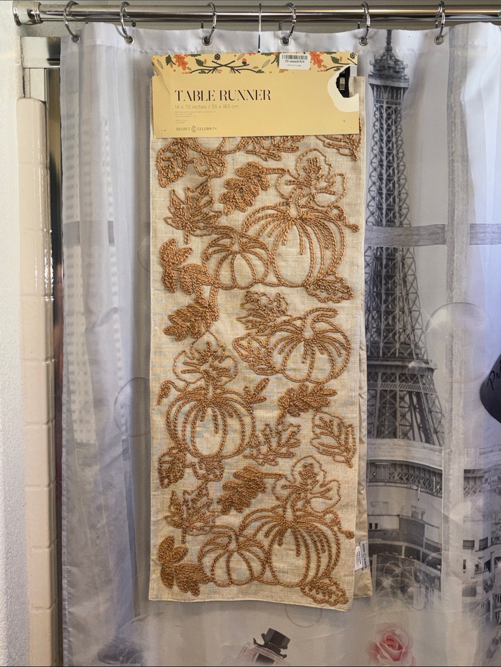 NWT Scret Celebrity Embroidered Fall Table Runner  Pumpkins